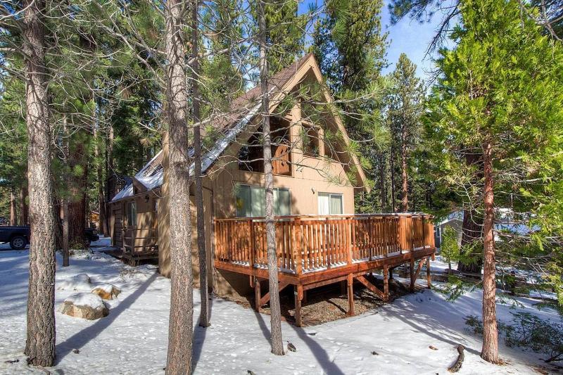 Coyote Den by Lake Tahoe Accommodations - image 3