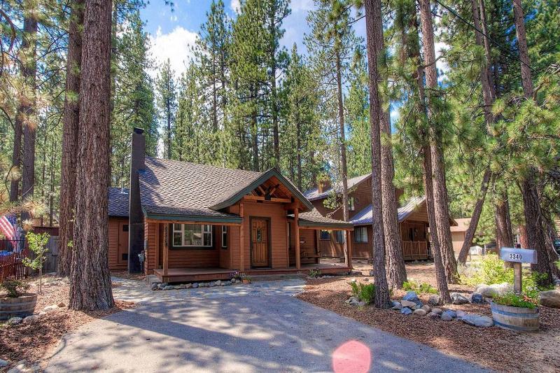 Breezy Pines Cabin by Lake Tahoe Accommodations - main image