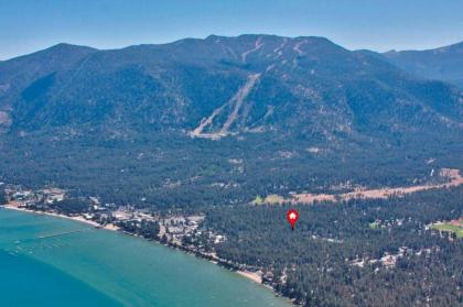 Breezy Pines Cabin by Lake Tahoe Accommodations - image 8