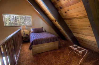 Cozy Cabin by Lake Tahoe Accommodations - image 10