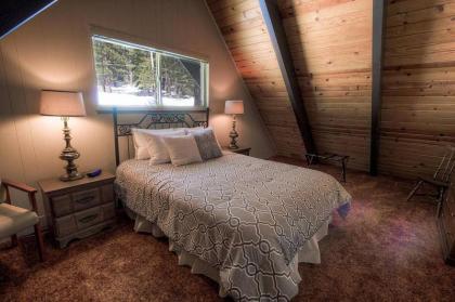 Cozy Cabin by Lake Tahoe Accommodations - image 11