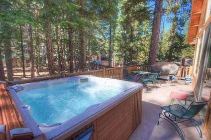 Hawks View Hideaway by Lake Tahoe Accommodations - image 2