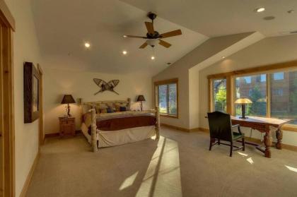 Shaquinaw by Lake Tahoe Accommodations - image 12