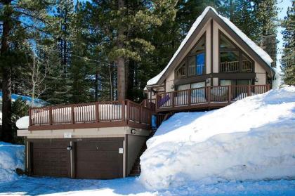 Rocky Top Retreat by Lake Tahoe Accommodations - image 5