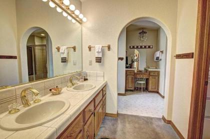 Tahoe Trails Lodge by Lake Tahoe Accommodations - image 3