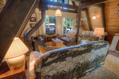 Lodgepole Chalet by Lake Tahoe Accommodations - image 10