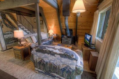 Lodgepole Chalet by Lake Tahoe Accommodations - image 7