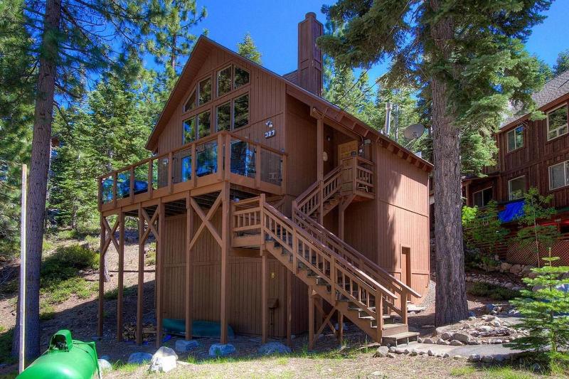 Tree Top Retreat by Lake Tahoe Accommodations - main image