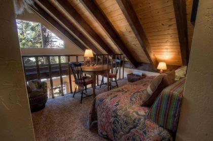 Tree Top Retreat by Lake Tahoe Accommodations - image 8