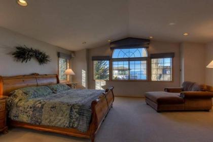 Beach Drive Beauty by Lake Tahoe Accommodations - image 8