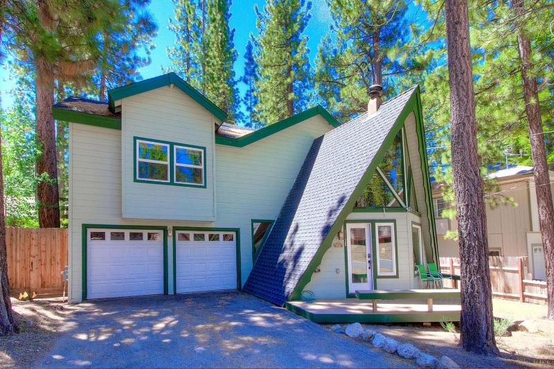 Lone Indian Lodge by Lake Tahoe Accommodations - main image