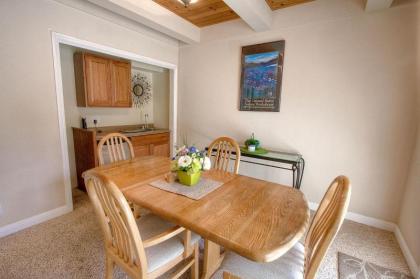 Lone Indian Lodge by Lake Tahoe Accommodations - image 3