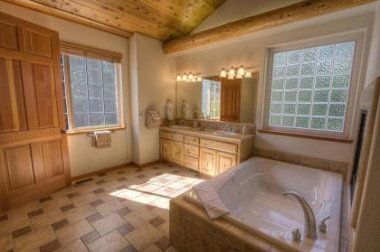 Truckee River Lodge by Lake Tahoe Accommodations - image 12