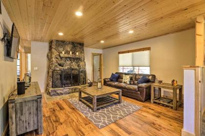 Cozy Cabin with Large Yard 6 Mi to Lake Tahoe!