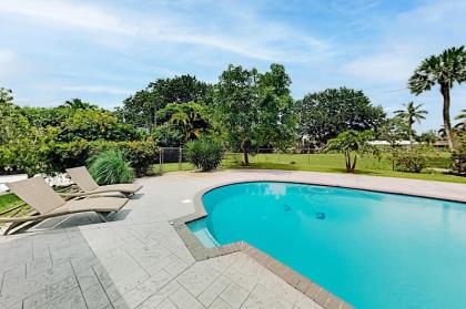 Remodeled Retreat - Patio & Pool - On Golf Course home