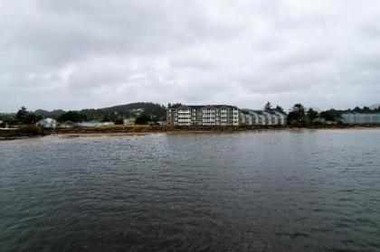 Siletz Bay Beachfront Hotel by OYO Lincoln City - image 15