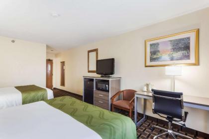 Quality Inn - image 11