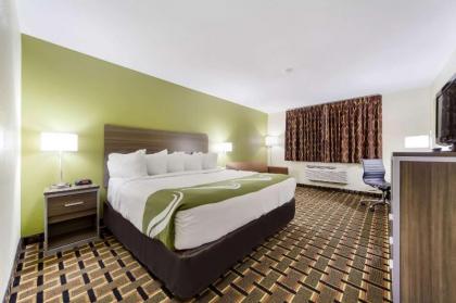 Quality Inn - image 6