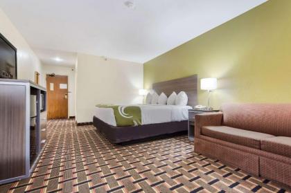 Quality Inn - image 8