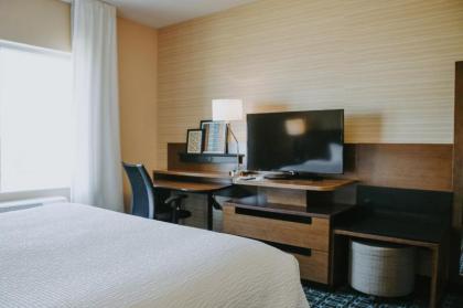 Fairfield Inn & Suites by Marriott Lincoln Airport - image 7