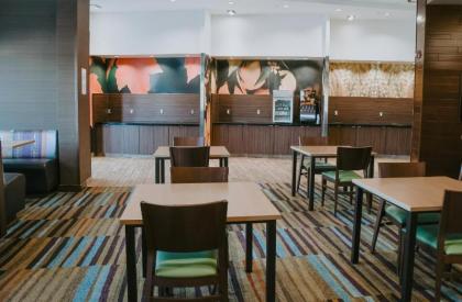 Fairfield Inn & Suites by Marriott Lincoln Airport - image 12