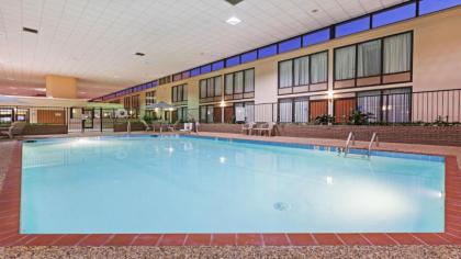 Holiday Inn Express Little Rock-Airport an IHG Hotel - image 7