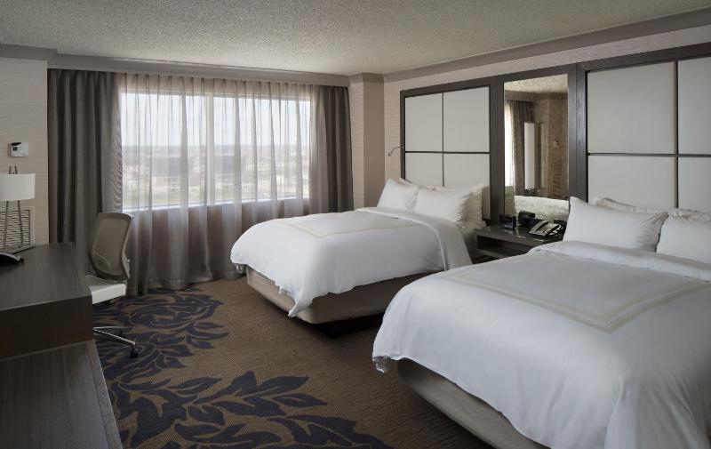 Little Rock Marriott - image 7