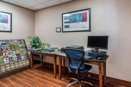 Comfort Inn & Suites Panama City Mall - image 12