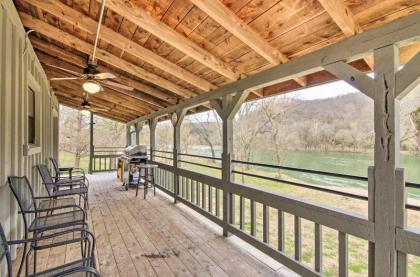 Mountain View Getaway with Boat Ramp on White River!