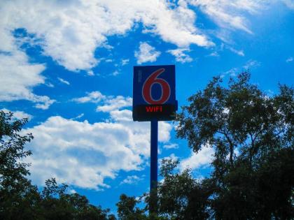 Motel 6-Memphis TN - Downtown - image 8