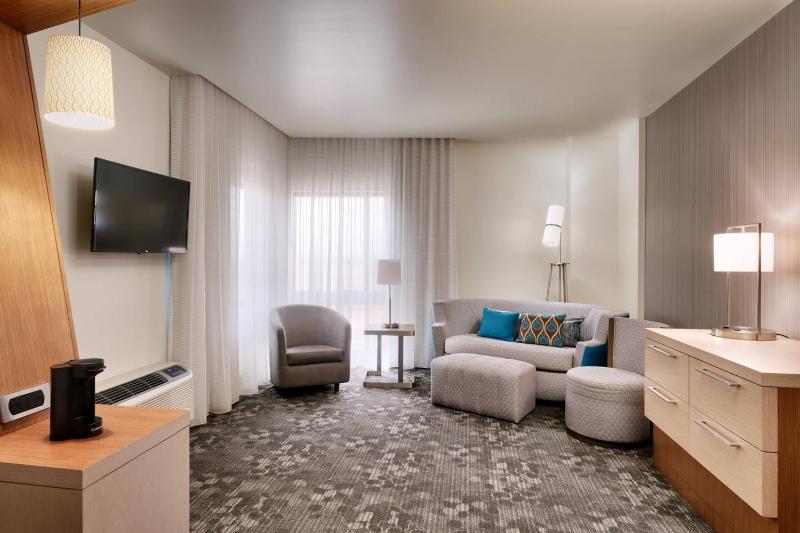 Courtyard by Marriott Phoenix Mesa Gateway Airport - image 7