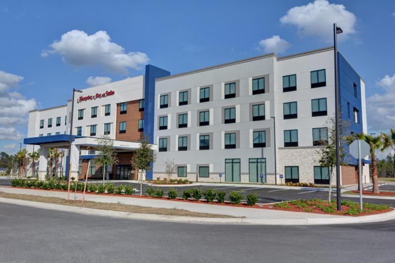 Hampton Inn & Suites Middleburg Fl - image 3