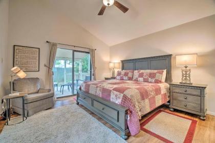 Serene Townhome with Porch Walk to Lake Conroe - image 11