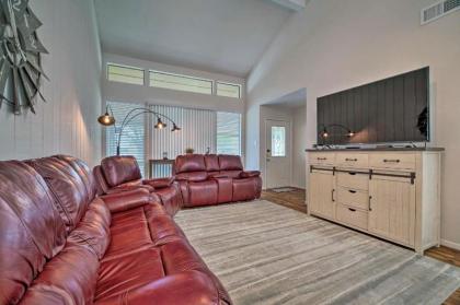 Serene Townhome with Porch Walk to Lake Conroe - image 2