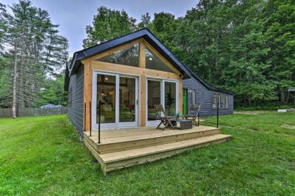 Modern Monticello Home with Hot Tub on 17 Acres