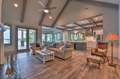 Waterfront Lake Norman House with Private Deck! - image 3