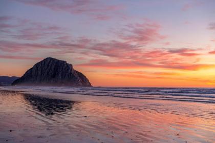 Charming Morro Bay Bungalow Home - image 10