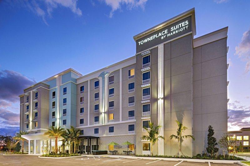 TownePlace Suites by Marriott Naples - image 5