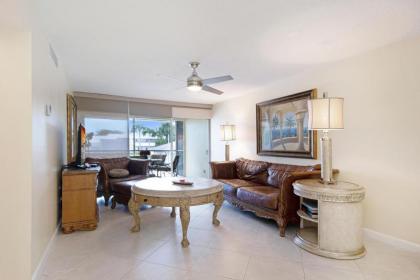 Olde Naples Condo #811 - image 4