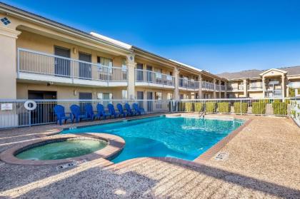 Americas Best Value Inn New Braunfels - image 9