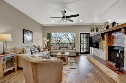 NEW-Luxury Riverfront Condo 1blk to Schlitterbahn! - image 10