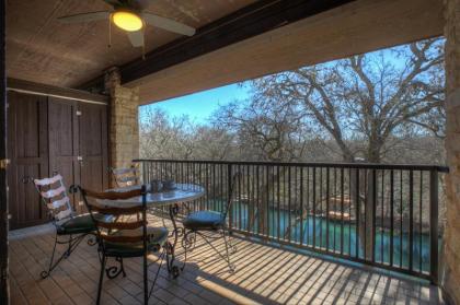 NEW-Luxury Riverfront Condo 1blk to Schlitterbahn! - image 7