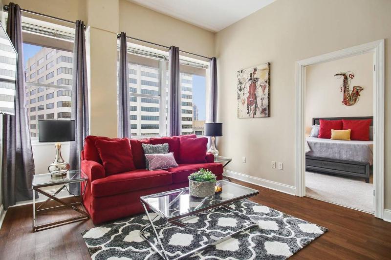 2 BEDROOM HIGH RISE PENTHOUSE- CANAL ST/FRENCH QTR - main image