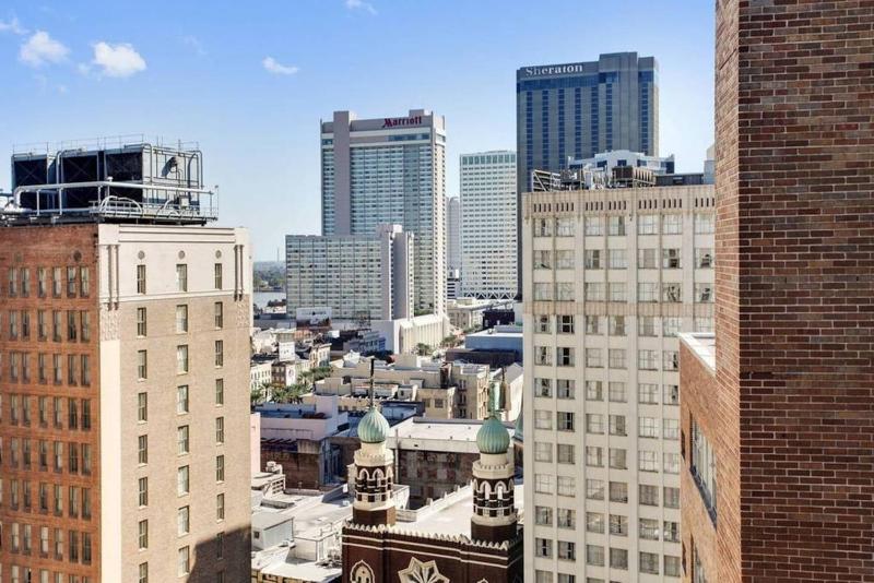 2 BEDROOM HIGH RISE PENTHOUSE- CANAL ST/FRENCH QTR - image 3