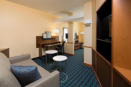 Fairfield Inn & Suites by Marriott Newark Liberty International Airport - image 13