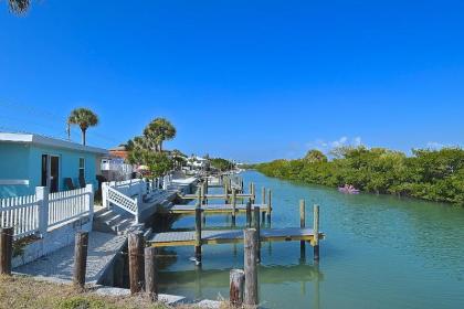 A Beach Retreat on Casey Key - image 3