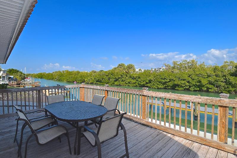 A Beach Retreat on Casey Key - image 6