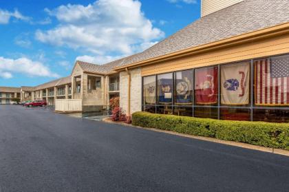 Econo Lodge Naval Station Norfolk - image 6