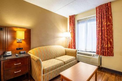 Econo Lodge Naval Station Norfolk - image 13