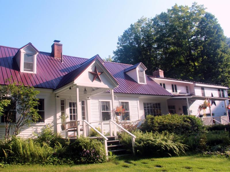 Buttonwood Inn on Mount Surprise - image 2